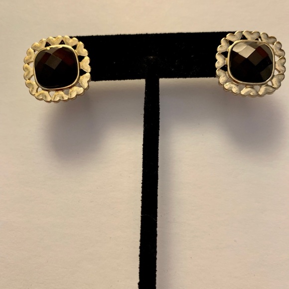 Stud Classic Earrings - Picture 2 of 4